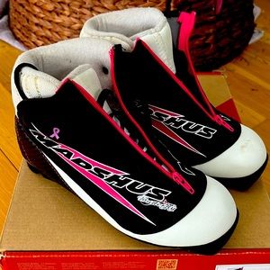 Madshus Girls XC ski boots size 36